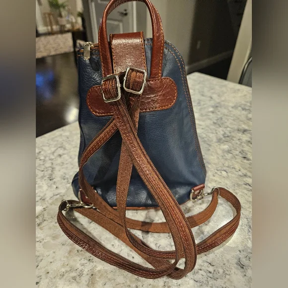 Ladies Small Vera Pelle Navy Blue Leather Backpack Shoulder Bag - Picture 2 of 13